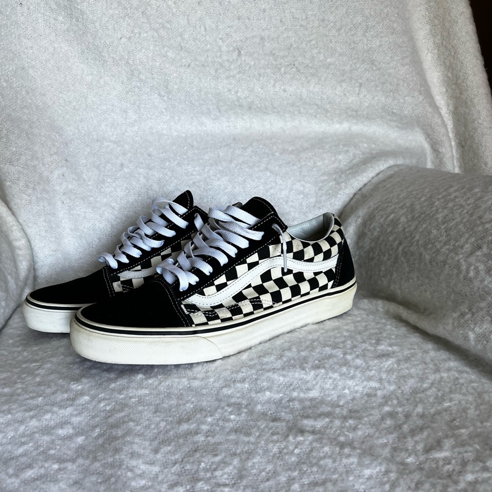 Primary check old skool vans,size 11.0,color white and black